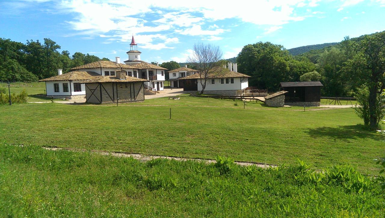 Ethnocomplex Krivini Hotel Exterior photo