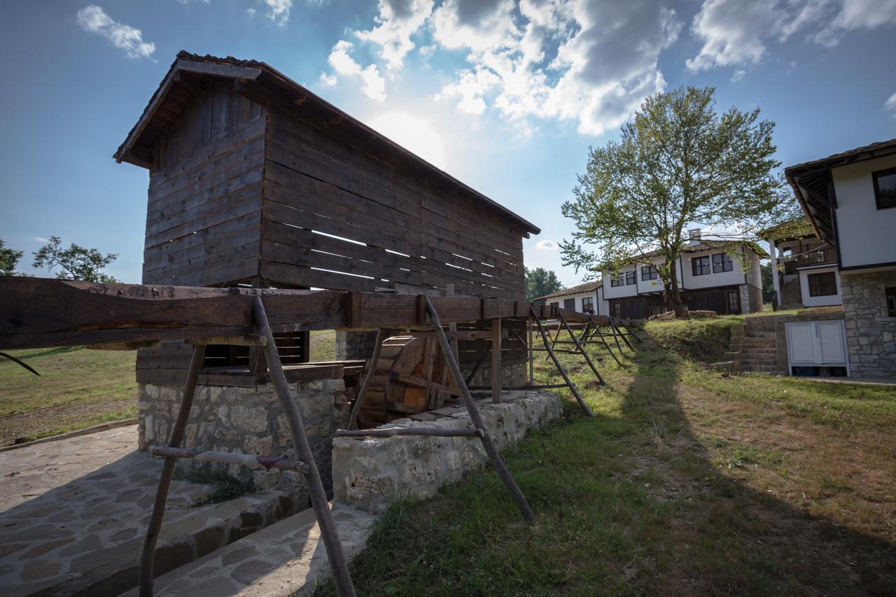 Ethnocomplex Krivini Hotel Exterior photo