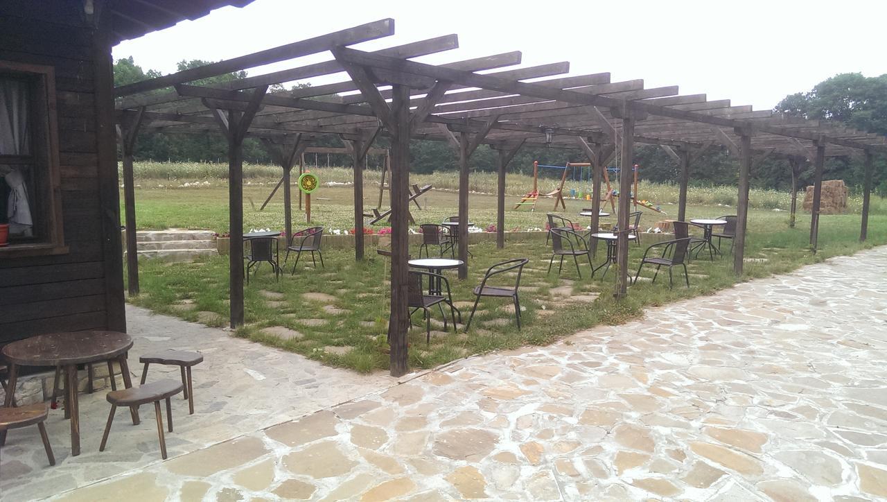 Ethnocomplex Krivini Hotel Exterior photo