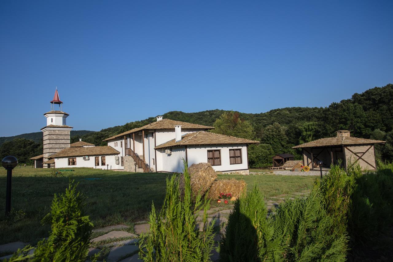 Ethnocomplex Krivini Hotel Exterior photo